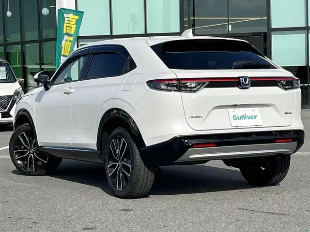 ホンダ ヴェゼル ハイブリッド e:HEV Z 奈良県 2021(令3)年 3.4万km プラチナホワイトパール 純正８インチナビ　/フルセグＴＶ/SD/USB/CD/DVD/BT/バックカメラ　/ドライブレコーダー　/ビルトインＥＴＣ　/追従型クルーズコントロール　/ハーフレザーシート（合皮）　/シートヒーター　/ホンダセンシング　/電動リアゲート　/ＢＳＭ/純正18インチアルミホイール/純正フロアマット/ステアリングヒーター/AUTOHOLD/前後コーナーセンサー