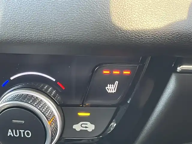 ホンダ ヴェゼル ハイブリッド e:HEV Z 奈良県 2021(令3)年 3.4万km プラチナホワイトパール 純正８インチナビ　/フルセグＴＶ/SD/USB/CD/DVD/BT/バックカメラ　/ドライブレコーダー　/ビルトインＥＴＣ　/追従型クルーズコントロール　/ハーフレザーシート（合皮）　/シートヒーター　/ホンダセンシング　/電動リアゲート　/ＢＳＭ/純正18インチアルミホイール/純正フロアマット/ステアリングヒーター/AUTOHOLD/前後コーナーセンサー