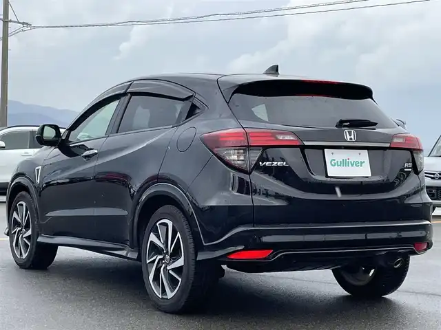 ホンダ ヴェゼル ハイブリッド RS ホンダセンシング 佐賀県 2018(平30)年 7.9万km クリスタルブラックパール 純正8インチメモリーナビゲーション/・フルセグTV/CD/DVD/SD/USB/HDMI/Bluetooth/バックカメラ/前方ドライブレコーダー/ビルトインETC/電子パーキングブレーキ/・BRAKE HOLD機能/ハーフレザーシート/DN席シートヒーター/ISOFIX対応/パドルシフト/革巻きステアリング/ステアリングリモコン/フロントデアイサ機能/純正18インチアルミホイール/純正LEDヘッドライト/純正LEDフォグランプ/純正フロアマット/純正ドアバイザ―/スペアキー１本/ホンダセンシング/・アダプティブクルーズコントロール/・衝突被害軽減ブレーキ/・先行車発進お知らせ機能/・路外逸脱抑制機能/・レーンキープアシストシステム/・リアクティブフォースペダル/・標識認識機能