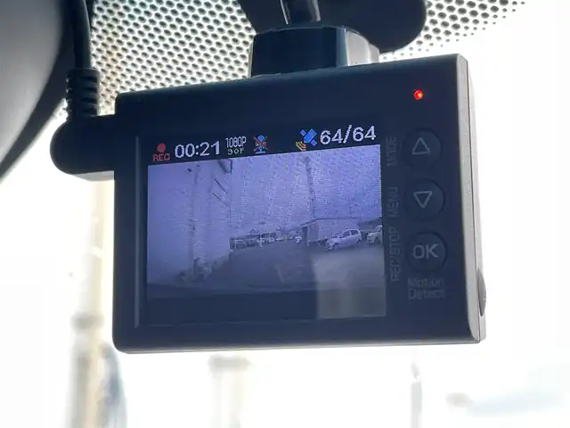 ホンダ ヴェゼル ハイブリッド RS ホンダセンシング 佐賀県 2018(平30)年 7.9万km クリスタルブラックパール 純正8インチメモリーナビゲーション/・フルセグTV/CD/DVD/SD/USB/HDMI/Bluetooth/バックカメラ/前方ドライブレコーダー/ビルトインETC/電子パーキングブレーキ/・BRAKE HOLD機能/ハーフレザーシート/DN席シートヒーター/ISOFIX対応/パドルシフト/革巻きステアリング/ステアリングリモコン/フロントデアイサ機能/純正18インチアルミホイール/純正LEDヘッドライト/純正LEDフォグランプ/純正フロアマット/純正ドアバイザ―/スペアキー１本/ホンダセンシング/・アダプティブクルーズコントロール/・衝突被害軽減ブレーキ/・先行車発進お知らせ機能/・路外逸脱抑制機能/・レーンキープアシストシステム/・リアクティブフォースペダル/・標識認識機能