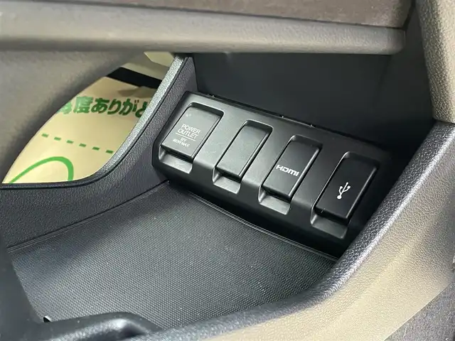 ホンダ ヴェゼル ハイブリッド RS ホンダセンシング 佐賀県 2018(平30)年 7.9万km クリスタルブラックパール 純正8インチメモリーナビゲーション/・フルセグTV/CD/DVD/SD/USB/HDMI/Bluetooth/バックカメラ/前方ドライブレコーダー/ビルトインETC/電子パーキングブレーキ/・BRAKE HOLD機能/ハーフレザーシート/DN席シートヒーター/ISOFIX対応/パドルシフト/革巻きステアリング/ステアリングリモコン/フロントデアイサ機能/純正18インチアルミホイール/純正LEDヘッドライト/純正LEDフォグランプ/純正フロアマット/純正ドアバイザ―/スペアキー１本/ホンダセンシング/・アダプティブクルーズコントロール/・衝突被害軽減ブレーキ/・先行車発進お知らせ機能/・路外逸脱抑制機能/・レーンキープアシストシステム/・リアクティブフォースペダル/・標識認識機能