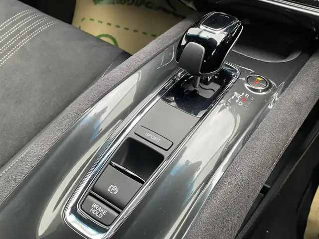 ホンダ ヴェゼル ハイブリッド RS ホンダセンシング 佐賀県 2018(平30)年 7.9万km クリスタルブラックパール 純正8インチメモリーナビゲーション/・フルセグTV/CD/DVD/SD/USB/HDMI/Bluetooth/バックカメラ/前方ドライブレコーダー/ビルトインETC/電子パーキングブレーキ/・BRAKE HOLD機能/ハーフレザーシート/DN席シートヒーター/ISOFIX対応/パドルシフト/革巻きステアリング/ステアリングリモコン/フロントデアイサ機能/純正18インチアルミホイール/純正LEDヘッドライト/純正LEDフォグランプ/純正フロアマット/純正ドアバイザ―/スペアキー１本/ホンダセンシング/・アダプティブクルーズコントロール/・衝突被害軽減ブレーキ/・先行車発進お知らせ機能/・路外逸脱抑制機能/・レーンキープアシストシステム/・リアクティブフォースペダル/・標識認識機能