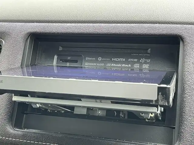 ホンダ ヴェゼル ハイブリッド RS ホンダセンシング 佐賀県 2018(平30)年 7.9万km クリスタルブラックパール 純正8インチメモリーナビゲーション/・フルセグTV/CD/DVD/SD/USB/HDMI/Bluetooth/バックカメラ/前方ドライブレコーダー/ビルトインETC/電子パーキングブレーキ/・BRAKE HOLD機能/ハーフレザーシート/DN席シートヒーター/ISOFIX対応/パドルシフト/革巻きステアリング/ステアリングリモコン/フロントデアイサ機能/純正18インチアルミホイール/純正LEDヘッドライト/純正LEDフォグランプ/純正フロアマット/純正ドアバイザ―/スペアキー１本/ホンダセンシング/・アダプティブクルーズコントロール/・衝突被害軽減ブレーキ/・先行車発進お知らせ機能/・路外逸脱抑制機能/・レーンキープアシストシステム/・リアクティブフォースペダル/・標識認識機能