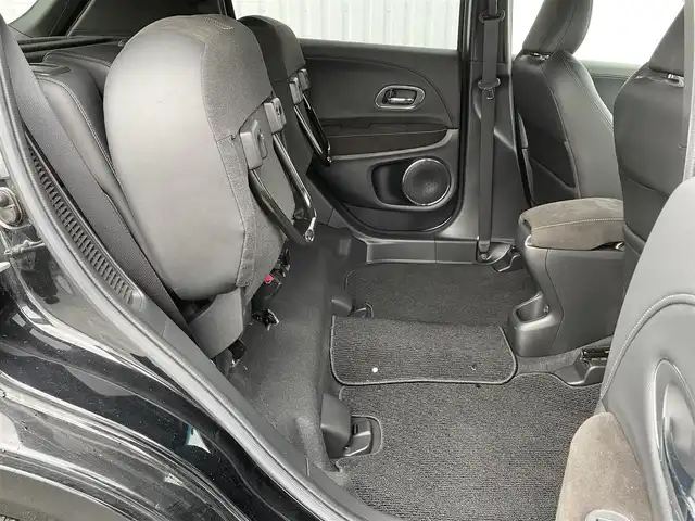 ホンダ ヴェゼル ハイブリッド RS ホンダセンシング 佐賀県 2018(平30)年 7.9万km クリスタルブラックパール 純正8インチメモリーナビゲーション/・フルセグTV/CD/DVD/SD/USB/HDMI/Bluetooth/バックカメラ/前方ドライブレコーダー/ビルトインETC/電子パーキングブレーキ/・BRAKE HOLD機能/ハーフレザーシート/DN席シートヒーター/ISOFIX対応/パドルシフト/革巻きステアリング/ステアリングリモコン/フロントデアイサ機能/純正18インチアルミホイール/純正LEDヘッドライト/純正LEDフォグランプ/純正フロアマット/純正ドアバイザ―/スペアキー１本/ホンダセンシング/・アダプティブクルーズコントロール/・衝突被害軽減ブレーキ/・先行車発進お知らせ機能/・路外逸脱抑制機能/・レーンキープアシストシステム/・リアクティブフォースペダル/・標識認識機能