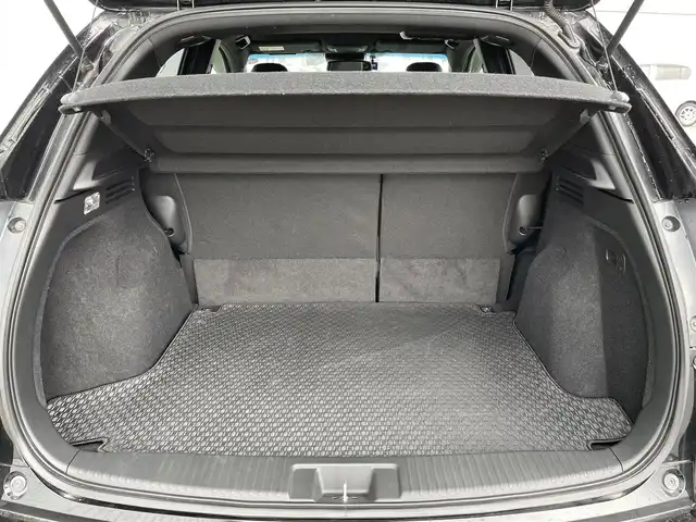 ホンダ ヴェゼル ハイブリッド RS ホンダセンシング 佐賀県 2018(平30)年 7.9万km クリスタルブラックパール 純正8インチメモリーナビゲーション/・フルセグTV/CD/DVD/SD/USB/HDMI/Bluetooth/バックカメラ/前方ドライブレコーダー/ビルトインETC/電子パーキングブレーキ/・BRAKE HOLD機能/ハーフレザーシート/DN席シートヒーター/ISOFIX対応/パドルシフト/革巻きステアリング/ステアリングリモコン/フロントデアイサ機能/純正18インチアルミホイール/純正LEDヘッドライト/純正LEDフォグランプ/純正フロアマット/純正ドアバイザ―/スペアキー１本/ホンダセンシング/・アダプティブクルーズコントロール/・衝突被害軽減ブレーキ/・先行車発進お知らせ機能/・路外逸脱抑制機能/・レーンキープアシストシステム/・リアクティブフォースペダル/・標識認識機能