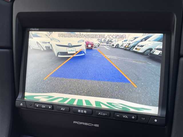 ポルシェ ９１１ ターボS 広島県 2016(平28)年 3万km キャララホワイトメタリック サンルーフ/スポーツクロノパッケージ/ポルシェ・アダプティブ・エアロダイナミクス（ＰＡＡ）/・可変フロントスポイラー/・自動調整リアウイング/ポルシェ・ダイナミック・シャシーコントロール（ＰＤＣＣ）/ポルシェ・セラミックコンポジット・ブレーキ（ＰＣＣＢ）/・イエローキャリパー/Clarionナビ（CD/DVD/フルセグTV/Bluetooth）/バックカメラ/ETC/ドライブレコーダー/赤レザーシート/・シートヒーター/・エアシート/・パワーシート/クルーズコントロール/LEDヘッドライト/純正20インチAW/ステアリングスイッチ/スペアキー