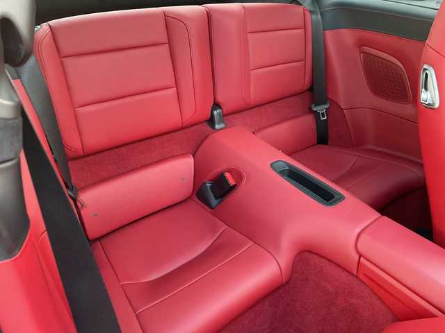 ポルシェ ９１１ ターボS 広島県 2016(平28)年 3万km キャララホワイトメタリック サンルーフ/スポーツクロノパッケージ/ポルシェ・アダプティブ・エアロダイナミクス（ＰＡＡ）/・可変フロントスポイラー/・自動調整リアウイング/ポルシェ・ダイナミック・シャシーコントロール（ＰＤＣＣ）/ポルシェ・セラミックコンポジット・ブレーキ（ＰＣＣＢ）/・イエローキャリパー/Clarionナビ（CD/DVD/フルセグTV/Bluetooth）/バックカメラ/ETC/ドライブレコーダー/赤レザーシート/・シートヒーター/・エアシート/・パワーシート/クルーズコントロール/LEDヘッドライト/純正20インチAW/ステアリングスイッチ/スペアキー