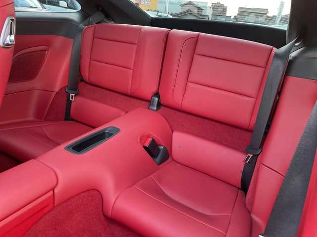 ポルシェ ９１１ ターボS 広島県 2016(平28)年 3万km キャララホワイトメタリック サンルーフ/スポーツクロノパッケージ/ポルシェ・アダプティブ・エアロダイナミクス（ＰＡＡ）/・可変フロントスポイラー/・自動調整リアウイング/ポルシェ・ダイナミック・シャシーコントロール（ＰＤＣＣ）/ポルシェ・セラミックコンポジット・ブレーキ（ＰＣＣＢ）/・イエローキャリパー/Clarionナビ（CD/DVD/フルセグTV/Bluetooth）/バックカメラ/ETC/ドライブレコーダー/赤レザーシート/・シートヒーター/・エアシート/・パワーシート/クルーズコントロール/LEDヘッドライト/純正20インチAW/ステアリングスイッチ/スペアキー