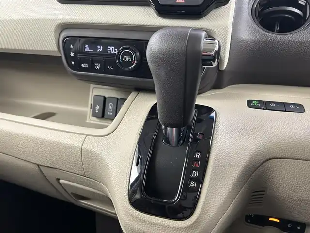 ホンダ Ｎ ＢＯＸ G L ターボ ホンダセンシング 千葉県 2017(平29)年 6.2万km 青Ｍ Honda SENSING/・衝突軽減ブレーキ/・レーンキープアシスト/・先行車発進お知らせ/・標識認識機能/純正8インチナビ/CD DVD Bluetooth USB SD AppleCarPlay/バックモニター/LEDオートヘッドライト/レーダークルーズコントロール/両側パワースライドドア/スポーツペダル/パドルシフト/社外15インチアルミホイール/リアクリアランスソナー/スマートキー2本/フルセグTV/ビルトインETC