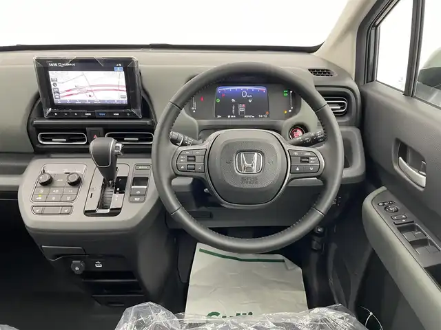 ホンダ フリード クロスター 千葉県 2025(令7)年 0.1万km メテオロイドグレーメタリック 登録済未使用車/ホンダセンシング/・衝突軽減ブレーキ/・路外逸脱制御システム/・踏み間違い衝突軽減ブレーキ/・パーキングセンサー/・レーンキープアシスト/両側パワースライドドア/純正８インチナビ/・フルセグTV・Bluetooth・USB/革巻きステアリング/・ステアリングスイッチ/ハーフレザーシート/・DNシートヒーター/電子パーキング/・ブレーキホールド/純正15インチAW/オートライト/・LEDヘッドライト/・LEDフォグランプ/電動格納ウインカーミラー/アイドリングストップ/プッシュスタート/・スマートキー/・スペアキー/取扱説明書、新車時保証書