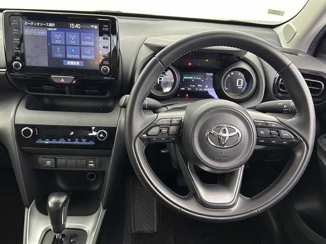 トヨタ ヤリスクロス ハイブリッド G 愛知県 2022(令4)年 2.5万km ホワイトパールクリスタルシャイン 純正ディスプレイオーディオ/Apple CarPlay対応/Android auto対応/Bluetooth/ビルトインETC2.0/前後ドライブレコーダー /レーダークルーズコントロール/ＰＣＳ　/ＬＴＡ　/ＢＳＭ　/ＲＣＴＡ　/ＰＫＳＢ/RSA/先行車発進告知/後退速度抑制/ステアリングスイッチ/電子パーキングブレーキ/オートホールド /オートリトラクタブルミラー/Wエアバック