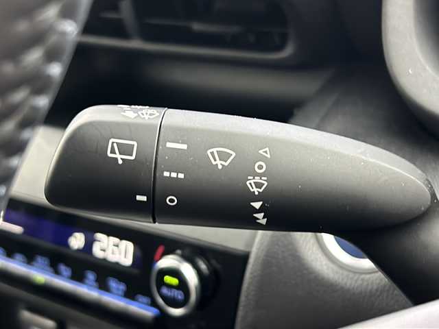 トヨタ ヤリスクロス ハイブリッド G 愛知県 2022(令4)年 2.5万km ホワイトパールクリスタルシャイン 純正ディスプレイオーディオ/Apple CarPlay対応/Android auto対応/Bluetooth/ビルトインETC2.0/前後ドライブレコーダー /レーダークルーズコントロール/ＰＣＳ　/ＬＴＡ　/ＢＳＭ　/ＲＣＴＡ　/ＰＫＳＢ/RSA/先行車発進告知/後退速度抑制/ステアリングスイッチ/電子パーキングブレーキ/オートホールド /オートリトラクタブルミラー/Wエアバック