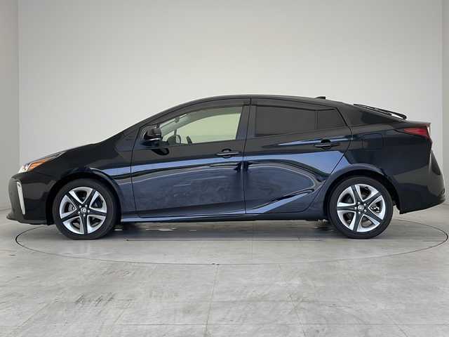 トヨタ プリウス S ツーリングセレクション 愛知県 2022(令4)年 2.3万km アティチュードブラックマイカ トヨタセーフティセンス/衝突軽減システム/純正８型ディスプレイオーディオ（ナビなし）/本革シート/レーダークルーズコントロール/シートヒーター/Bluetooth/バックカメラ/コーナーセンサー/純正アルミホイール/LEDヘッドライト/オートマチックハイビーム/ETC/ステアリングスイッチ/スマートキー/プッシュスタート