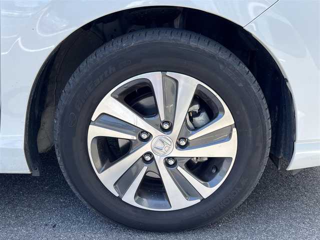 ホンダ フリード G ホンダセンシング 奈良県 2021(令3)年 2.7万km プラチナホワイトパール Ｓパッケージ　/純正ナビ　[VXM-224VFi]/(BT/DVD/CD)/バックカメラ　/ビルトインＥＴＣ　/地デジ　/レーダークルーズコントロール　/衝突被害軽減システム　/レーンキープアシスト　/両側パワースライドドア　/革巻きステアリング