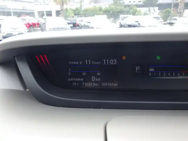 ホンダ フリード G ホンダセンシング 千葉県 2021(令3)年 2.7万km プラチナホワイトパール 185/65R15/ホンダセンシング/・衝突軽減ブレーキ（CMBS）/・車線維持支援システム（LKAS）/・アダプティブクルーズコントロール（ACC）/・後方誤発進抑制機能/・誤発進抑制機能/両側パワースライドドア/純正メモリーナビ/地デジTV/【DVD/CD再生機能　Bluetooth接続】/バックカメラ/ドライブレコーダー/ハーフレザーシート/革巻きステアリング/ETC/LEDヘッドライト/ウインカーミラー/純正15インチアルミホイル/Honda スマートキー