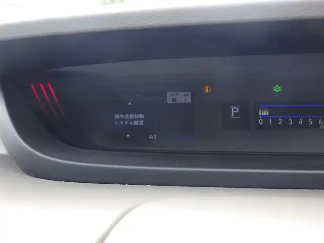 ホンダ フリード G ホンダセンシング 千葉県 2021(令3)年 2.7万km プラチナホワイトパール 185/65R15/ホンダセンシング/・衝突軽減ブレーキ（CMBS）/・車線維持支援システム（LKAS）/・アダプティブクルーズコントロール（ACC）/・後方誤発進抑制機能/・誤発進抑制機能/両側パワースライドドア/純正メモリーナビ/地デジTV/【DVD/CD再生機能　Bluetooth接続】/バックカメラ/ドライブレコーダー/ハーフレザーシート/革巻きステアリング/ETC/LEDヘッドライト/ウインカーミラー/純正15インチアルミホイル/Honda スマートキー