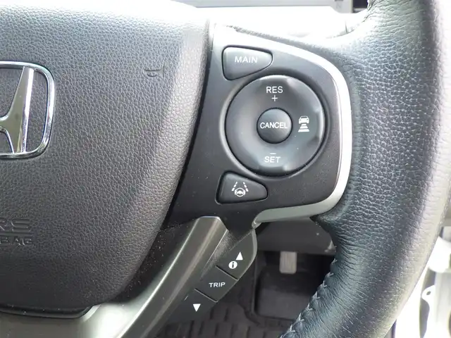 ホンダ フリード G ホンダセンシング 千葉県 2021(令3)年 2.7万km プラチナホワイトパール 185/65R15/ホンダセンシング/・衝突軽減ブレーキ（CMBS）/・車線維持支援システム（LKAS）/・アダプティブクルーズコントロール（ACC）/・後方誤発進抑制機能/・誤発進抑制機能/両側パワースライドドア/純正メモリーナビ/地デジTV/【DVD/CD再生機能　Bluetooth接続】/バックカメラ/ドライブレコーダー/ハーフレザーシート/革巻きステアリング/ETC/LEDヘッドライト/ウインカーミラー/純正15インチアルミホイル/Honda スマートキー