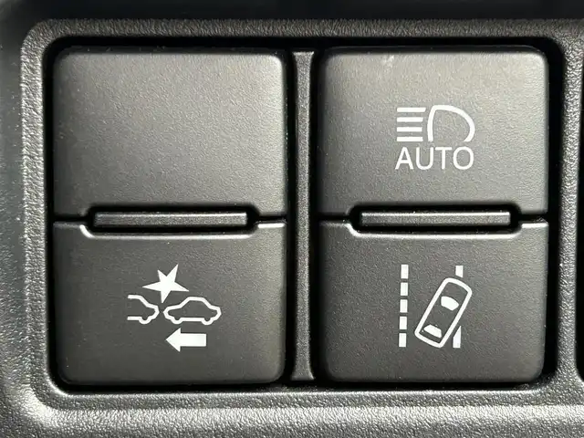 トヨタ エスクァイア Gi 愛媛県 2019(令1)年 5万km ホワイトパールクリスタルシャイン 純正ナビ/Bluetooth/フルセグTV/バックカメラ/アイドリングストップ/クルーズコントロール/ドライブレコーダー/ETC/純正15AW/横滑り防止機能/レーンキープアシスト/コーナーセンサー/LEDオートライト/オートマチックハイビーム/Wエアバック/衝突被害軽減システム/両側パワースライドドア/シートヒーター/純正フロアマット/USB入力端子/スマートキー/プッシュスタート
