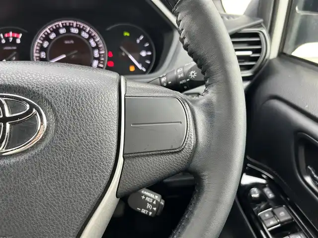 トヨタ エスクァイア Gi 愛媛県 2019(令1)年 5万km ホワイトパールクリスタルシャイン 純正ナビ/Bluetooth/フルセグTV/バックカメラ/アイドリングストップ/クルーズコントロール/ドライブレコーダー/ETC/純正15AW/横滑り防止機能/レーンキープアシスト/コーナーセンサー/LEDオートライト/オートマチックハイビーム/Wエアバック/衝突被害軽減システム/両側パワースライドドア/シートヒーター/純正フロアマット/USB入力端子/スマートキー/プッシュスタート