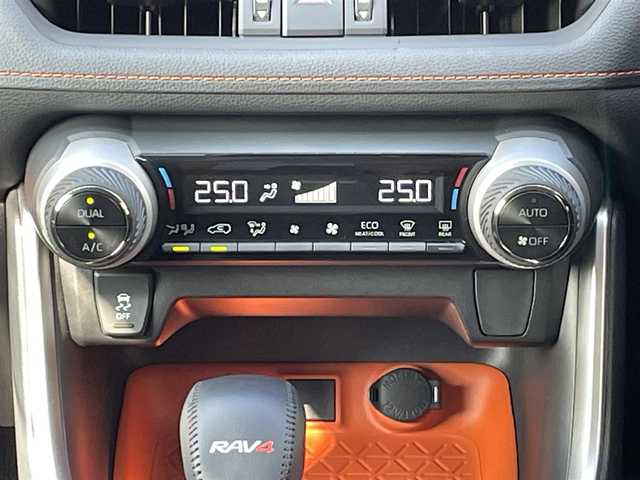 トヨタ ＲＡＶ４ アドベンチャー 道北・旭川 2020(令2)年 3.2万km アティチュードブラックマイカ ナビ（パナソニックCN-RE06WD）/フルセグTV/バックカメラ/Bluetooth/トヨタセーフティセンス/ケンウッドドライブレコーダー（DRV-340）/RAV4スカッフプレート/オートライト/プッシュスタート/スマートキー/レザーシート/ETC2.0/取扱説明書
