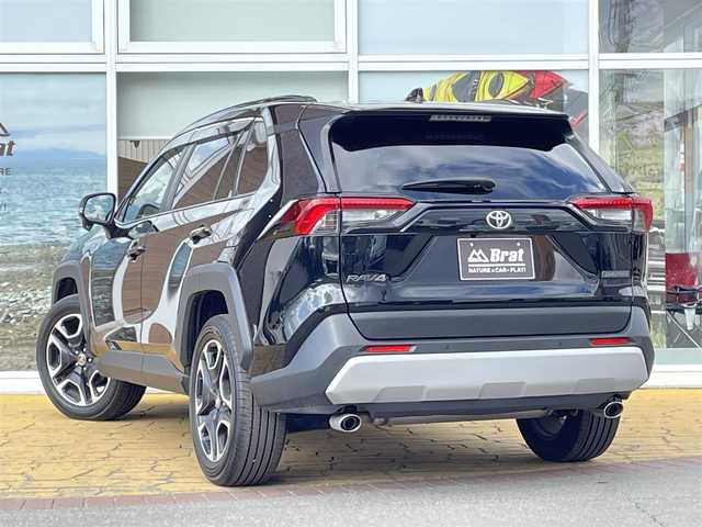トヨタ ＲＡＶ４ アドベンチャー 道北・旭川 2020(令2)年 3.2万km アティチュードブラックマイカ ナビ（パナソニックCN-RE06WD）/フルセグTV/バックカメラ/Bluetooth/トヨタセーフティセンス/ケンウッドドライブレコーダー（DRV-340）/RAV4スカッフプレート/オートライト/プッシュスタート/スマートキー/レザーシート/ETC2.0/取扱説明書
