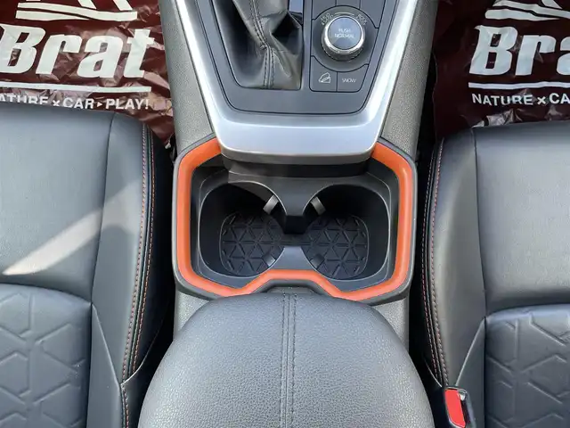 トヨタ ＲＡＶ４ アドベンチャー 道北・旭川 2020(令2)年 3.2万km アティチュードブラックマイカ ナビ（パナソニックCN-RE06WD）/フルセグTV/バックカメラ/Bluetooth/トヨタセーフティセンス/ケンウッドドライブレコーダー（DRV-340）/RAV4スカッフプレート/オートライト/プッシュスタート/スマートキー/レザーシート/ETC2.0/取扱説明書
