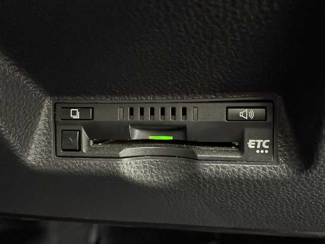 トヨタ ヤリスクロス ハイブリッド Z 宮崎県 2021(令3)年 4.1万km センシュアルレッドマイカ 禁煙車/トヨタセーフティセンス/純正8型高精細ディスプレイオーディオ/（T-CONNECT/FMAM/HDMI/Bluetooth）/純正バックカメラ/純正ビルトインETC/純正LEDオートライト/純正18インチアルミ/純正フロアマット/プリクラッシュセーフティ/アダプティブクルーズコントロール/レーンディパーチャーアラート/ブラインドスポットモニター/クリアランスソナー/電子パーキング/オートホールド/前席シートヒーター/運転席パワーシート/ハーフレザーシート/オートエアコン/オート電動格納ミラー/スマートキー/プッシュエンジンスタート/新車時保証書/取扱い説明書