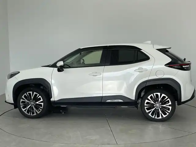 トヨタ ヤリスクロス ハイブリッド Z 愛知県 2021(令3)年 5.3万km パール トヨタセーフティサポート/純正ディスプレイオーディオ/バックカメラ/ハーフレザー/ACC/Bluetooth/ブラインドスポットモニター/シートヒーター/パワーシート/オートライト/オートマチックハイビーム/革ステアリング/純正AW/純正LEDライト/レーンキープ/ETC装備/コーナーセンサー/スマートキー/USB端子入力