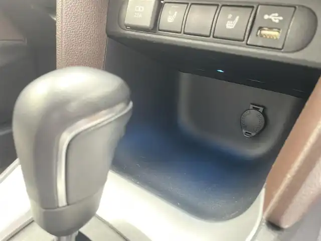 トヨタ ヤリスクロス ハイブリッド Z 愛知県 2021(令3)年 5.3万km パール トヨタセーフティサポート/純正ディスプレイオーディオ/バックカメラ/ハーフレザー/ACC/Bluetooth/ブラインドスポットモニター/シートヒーター/パワーシート/オートライト/オートマチックハイビーム/革ステアリング/純正AW/純正LEDライト/レーンキープ/ETC装備/コーナーセンサー/スマートキー/USB端子入力