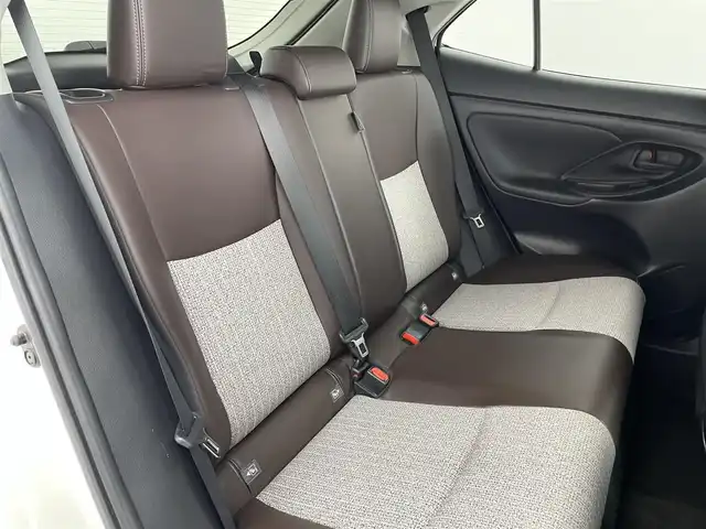 トヨタ ヤリスクロス ハイブリッド Z 愛知県 2021(令3)年 5.3万km パール トヨタセーフティサポート/純正ディスプレイオーディオ/バックカメラ/ハーフレザー/ACC/Bluetooth/ブラインドスポットモニター/シートヒーター/パワーシート/オートライト/オートマチックハイビーム/革ステアリング/純正AW/純正LEDライト/レーンキープ/ETC装備/コーナーセンサー/スマートキー/USB端子入力