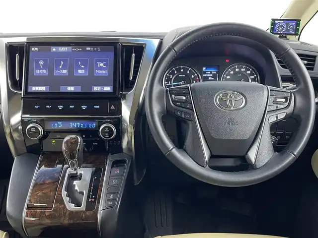 トヨタ アルファード X 埼玉県 2018(平30)年 3.9万km ホワイトパールクリスタルシャイン 純正ナビ（Bluetooth/CD/DVD/AM/FM）/フルセグTV/クルーズコントロール/バックカメラ/横滑り防止装置/盗難防止装置/レーンキープアシスト/プリクラッシュセーフティ/片側パワースライドドア/純正18インチアルミホイール/ドライブレコーダー/ETC/スマートキー
