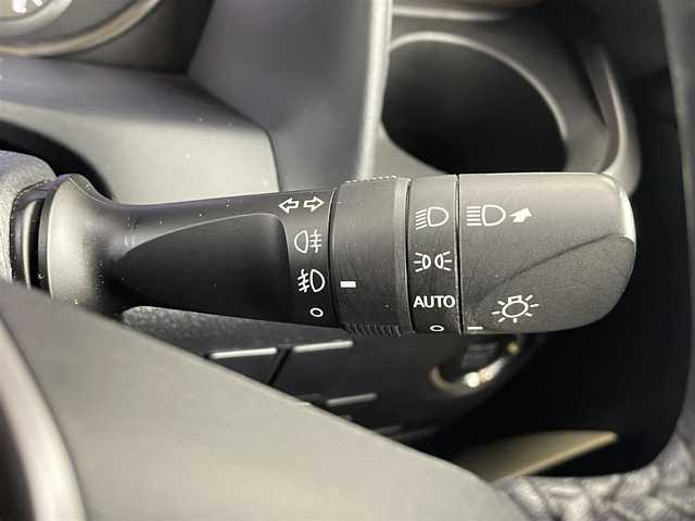 トヨタ アルファード X 埼玉県 2018(平30)年 3.9万km ホワイトパールクリスタルシャイン 純正ナビ（Bluetooth/CD/DVD/AM/FM）/フルセグTV/クルーズコントロール/バックカメラ/横滑り防止装置/盗難防止装置/レーンキープアシスト/プリクラッシュセーフティ/片側パワースライドドア/純正18インチアルミホイール/ドライブレコーダー/ETC/スマートキー
