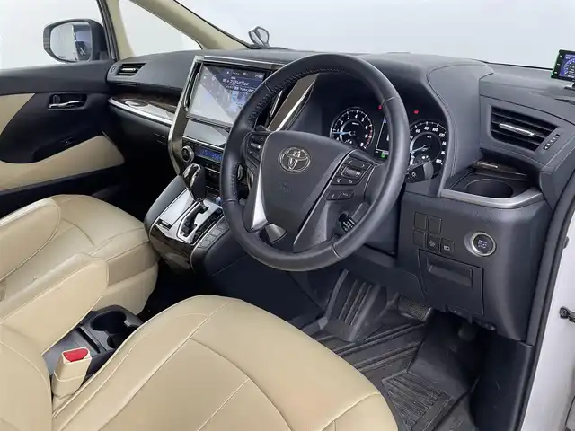トヨタ アルファード X 埼玉県 2018(平30)年 3.9万km ホワイトパールクリスタルシャイン 純正ナビ（Bluetooth/CD/DVD/AM/FM）/フルセグTV/クルーズコントロール/バックカメラ/横滑り防止装置/盗難防止装置/レーンキープアシスト/プリクラッシュセーフティ/片側パワースライドドア/純正18インチアルミホイール/ドライブレコーダー/ETC/スマートキー