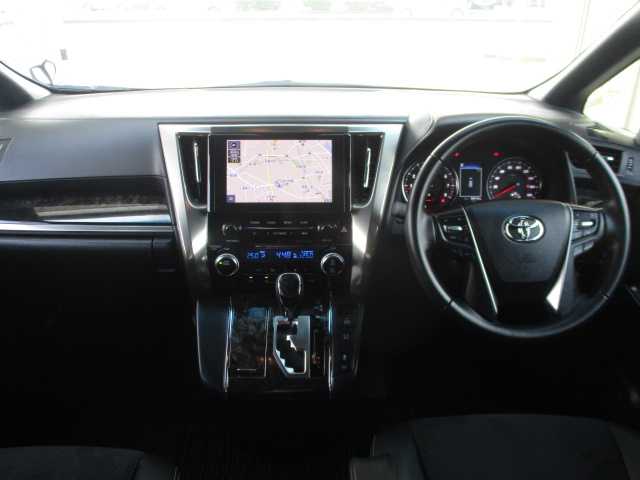 トヨタ アルファード S タイプゴールドⅡ 岡山県 2021(令3)年 3.2万km ホワイトパールクリスタルシャイン 【 Toyota Safety Sense 】/・LTA/・PKSB/・PCS/・BSM/・RCTA/・RSA/***********************/ワンオーナー/純正ディスプレイオーディオ/純正12.1インチプリップダウンテレビ/DVDデッキ/Bluetooth/バックカメラ/シーケンシャルターンランプ/三眼LEDライト/パワーバックドア/両側パワースライドドア/ハーフレザーシート/社外ドラレコ（前後３６０℃）/デジタルインナーミラー/フロント・リアソナー/オートライト/ビルトインETC/純正フロアマット/純正18AW/スマートキー2個/オットマン（セカンドシート）/取説・保証書/スペアタイヤ有