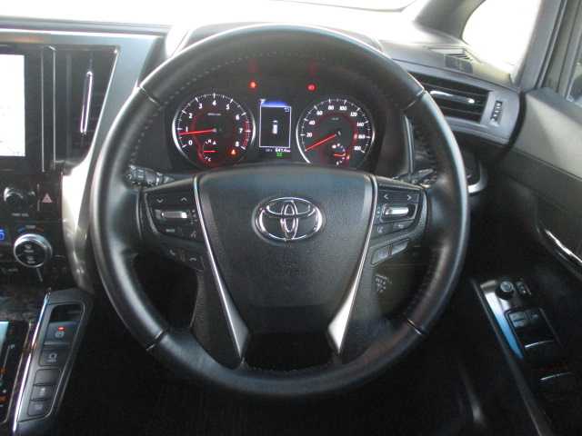 トヨタ アルファード S タイプゴールドⅡ 岡山県 2021(令3)年 3.2万km ホワイトパールクリスタルシャイン 【 Toyota Safety Sense 】/・LTA/・PKSB/・PCS/・BSM/・RCTA/・RSA/***********************/ワンオーナー/純正ディスプレイオーディオ/純正12.1インチプリップダウンテレビ/DVDデッキ/Bluetooth/バックカメラ/シーケンシャルターンランプ/三眼LEDライト/パワーバックドア/両側パワースライドドア/ハーフレザーシート/社外ドラレコ（前後３６０℃）/デジタルインナーミラー/フロント・リアソナー/オートライト/ビルトインETC/純正フロアマット/純正18AW/スマートキー2個/オットマン（セカンドシート）/取説・保証書/スペアタイヤ有