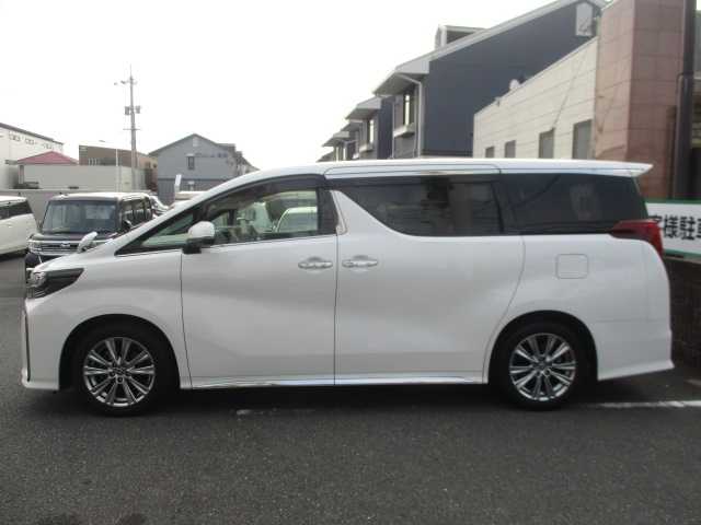 トヨタ アルファード S タイプゴールドⅡ 富山県 2021(令3)年 3.2万km ホワイトパールクリスタルシャイン 【 Toyota Safety Sense 】/・LTA/・PKSB/・PCS/・BSM/・RCTA/・RSA/***********************/ワンオーナー/純正ディスプレイオーディオ/純正12.1インチプリップダウンテレビ/DVDデッキ/Bluetooth/バックカメラ/シーケンシャルターンランプ/三眼LEDライト/パワーバックドア/両側パワースライドドア/ハーフレザーシート/社外ドラレコ（前後３６０℃）/デジタルインナーミラー/フロント・リアソナー/オートライト/ビルトインETC/純正フロアマット/純正18AW/スマートキー2個/オットマン（セカンドシート）/取説・保証書/スペアタイヤ有