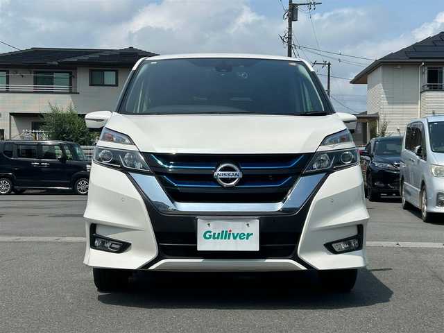 日産 セレナ e－パワー ハイウェイスター V 静岡県 2019(平31)年 6.9万km ブリリアントホワイトパール エンジンスタートボタン/パワーステアリング/パワーウィンドウ/パーキングアシスト/アイドリングストップ/スマートキー/スペアキー１本/Wオートエアコン/クルーズコントロール/フリップダウンモニター/USB入力端子/ETC/全方位カメラ/純正9インチSDナビ（CD/DVD/BT/フルセグ）/ドライブレレコーダー前後/三列シート/ウォークスルー/純正フロアマット/D席N席シートヒーター/両側パワースライドドア/純正アルミホイール/ABS/横滑り防止装置/ナイトビジョン/コーナーセンサー前後/レーンキープアシスト/オートライト/オートマチックハイビーム/LEDヘッドライト/W+サイドエアバック/カーテンエアバック/衝突軽減システム/プロパイロット