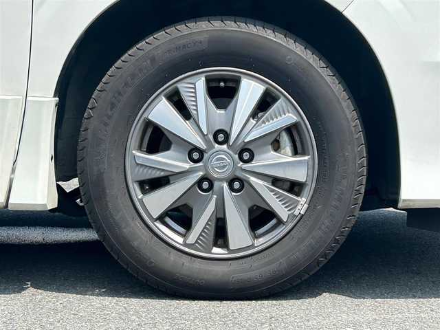 日産 セレナ e－パワー ハイウェイスター V 静岡県 2019(平31)年 6.9万km ブリリアントホワイトパール エンジンスタートボタン/パワーステアリング/パワーウィンドウ/パーキングアシスト/アイドリングストップ/スマートキー/スペアキー１本/Wオートエアコン/クルーズコントロール/フリップダウンモニター/USB入力端子/ETC/全方位カメラ/純正9インチSDナビ（CD/DVD/BT/フルセグ）/ドライブレレコーダー前後/三列シート/ウォークスルー/純正フロアマット/D席N席シートヒーター/両側パワースライドドア/純正アルミホイール/ABS/横滑り防止装置/ナイトビジョン/コーナーセンサー前後/レーンキープアシスト/オートライト/オートマチックハイビーム/LEDヘッドライト/W+サイドエアバック/カーテンエアバック/衝突軽減システム/プロパイロット