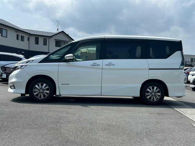 日産 セレナ e－パワー ハイウェイスター V 静岡県 2019(平31)年 6.9万km ブリリアントホワイトパール エンジンスタートボタン/パワーステアリング/パワーウィンドウ/パーキングアシスト/アイドリングストップ/スマートキー/スペアキー１本/Wオートエアコン/クルーズコントロール/フリップダウンモニター/USB入力端子/ETC/全方位カメラ/純正9インチSDナビ（CD/DVD/BT/フルセグ）/ドライブレレコーダー前後/三列シート/ウォークスルー/純正フロアマット/D席N席シートヒーター/両側パワースライドドア/純正アルミホイール/ABS/横滑り防止装置/ナイトビジョン/コーナーセンサー前後/レーンキープアシスト/オートライト/オートマチックハイビーム/LEDヘッドライト/W+サイドエアバック/カーテンエアバック/衝突軽減システム/プロパイロット