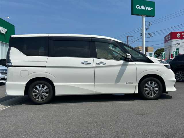 日産 セレナ e－パワー ハイウェイスター V 静岡県 2019(平31)年 6.9万km ブリリアントホワイトパール エンジンスタートボタン/パワーステアリング/パワーウィンドウ/パーキングアシスト/アイドリングストップ/スマートキー/スペアキー１本/Wオートエアコン/クルーズコントロール/フリップダウンモニター/USB入力端子/ETC/全方位カメラ/純正9インチSDナビ（CD/DVD/BT/フルセグ）/ドライブレレコーダー前後/三列シート/ウォークスルー/純正フロアマット/D席N席シートヒーター/両側パワースライドドア/純正アルミホイール/ABS/横滑り防止装置/ナイトビジョン/コーナーセンサー前後/レーンキープアシスト/オートライト/オートマチックハイビーム/LEDヘッドライト/W+サイドエアバック/カーテンエアバック/衝突軽減システム/プロパイロット