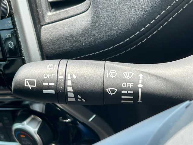 日産 セレナ e－パワー ハイウェイスター V 静岡県 2019(平31)年 6.9万km ブリリアントホワイトパール エンジンスタートボタン/パワーステアリング/パワーウィンドウ/パーキングアシスト/アイドリングストップ/スマートキー/スペアキー１本/Wオートエアコン/クルーズコントロール/フリップダウンモニター/USB入力端子/ETC/全方位カメラ/純正9インチSDナビ（CD/DVD/BT/フルセグ）/ドライブレレコーダー前後/三列シート/ウォークスルー/純正フロアマット/D席N席シートヒーター/両側パワースライドドア/純正アルミホイール/ABS/横滑り防止装置/ナイトビジョン/コーナーセンサー前後/レーンキープアシスト/オートライト/オートマチックハイビーム/LEDヘッドライト/W+サイドエアバック/カーテンエアバック/衝突軽減システム/プロパイロット