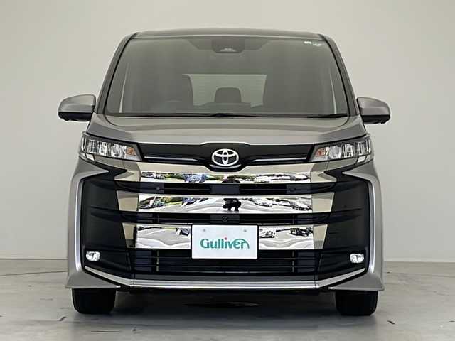 トヨタ ノア S－G 愛知県 2022(令4)年 2.5万km メタルストリームM トヨタセーフティセンス/トヨタチームメイトアドバンスパーク/衝突軽減システム/純正８型ディスプレイオーディオ（ナビなし）/フリップダウンモニター/全方位カメラ/パワースライドドア/レーダークルーズコントロール/フルセグ/CD/DVD/Bluetooth/バックカメラ/コーナーセンサー/純正アルミホイール/ETC2.0/LEDヘッドライト/リアオートエアコン/オートマチックハイビーム/ステアリングスイッチ/スマートキー/プッシュスタート