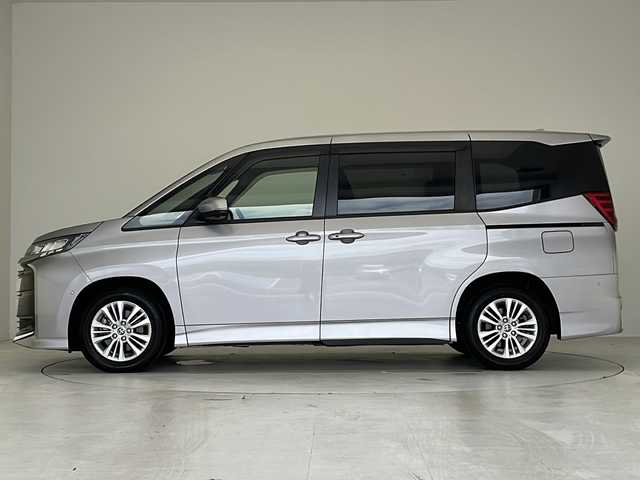 トヨタ ノア S－G 愛知県 2022(令4)年 2.5万km メタルストリームM トヨタセーフティセンス/トヨタチームメイトアドバンスパーク/衝突軽減システム/純正８型ディスプレイオーディオ（ナビなし）/フリップダウンモニター/全方位カメラ/パワースライドドア/レーダークルーズコントロール/フルセグ/CD/DVD/Bluetooth/バックカメラ/コーナーセンサー/純正アルミホイール/ETC2.0/LEDヘッドライト/リアオートエアコン/オートマチックハイビーム/ステアリングスイッチ/スマートキー/プッシュスタート