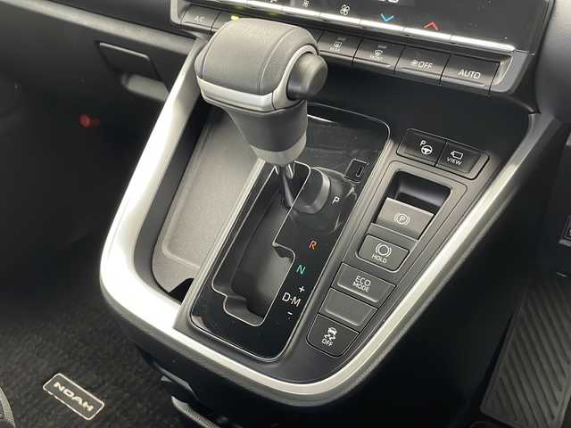 トヨタ ノア S－G 愛知県 2022(令4)年 2.5万km メタルストリームM トヨタセーフティセンス/トヨタチームメイトアドバンスパーク/衝突軽減システム/純正８型ディスプレイオーディオ（ナビなし）/フリップダウンモニター/全方位カメラ/パワースライドドア/レーダークルーズコントロール/フルセグ/CD/DVD/Bluetooth/バックカメラ/コーナーセンサー/純正アルミホイール/ETC2.0/LEDヘッドライト/リアオートエアコン/オートマチックハイビーム/ステアリングスイッチ/スマートキー/プッシュスタート