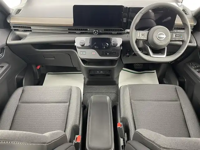 日産 セレナ e－パワー ハイウェイスター V 埼玉県 2025(令7)年 0.1千km プリズムホワイト 登録済未使用車　純正１２．３型ナビ　純正１１インチフリップダウンモニター　全方位　置くだけ充電　プロパイロット　液晶ミラー　前後ドライブレコーダー　ＢＳＭ　両側パワースライドドア　ＥＴＣ　スペアキー