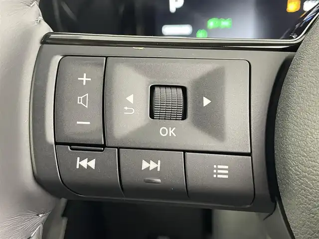 日産 セレナ e－パワー ハイウェイスター V 埼玉県 2025(令7)年 0.1千km プリズムホワイト 登録済未使用車　純正１２．３型ナビ　純正１１インチフリップダウンモニター　全方位　置くだけ充電　プロパイロット　液晶ミラー　前後ドライブレコーダー　ＢＳＭ　両側パワースライドドア　ＥＴＣ　スペアキー