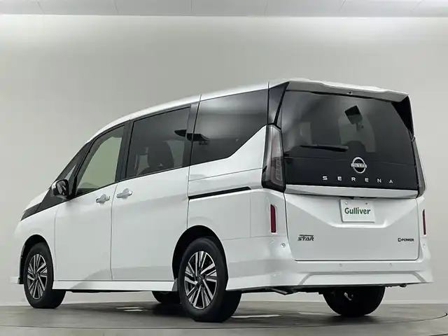 日産 セレナ e－パワー ハイウェイスター V 埼玉県 2025(令7)年 0.1千km プリズムホワイト 登録済未使用車　純正１２．３型ナビ　純正１１インチフリップダウンモニター　全方位　置くだけ充電　プロパイロット　液晶ミラー　前後ドライブレコーダー　ＢＳＭ　両側パワースライドドア　ＥＴＣ　スペアキー