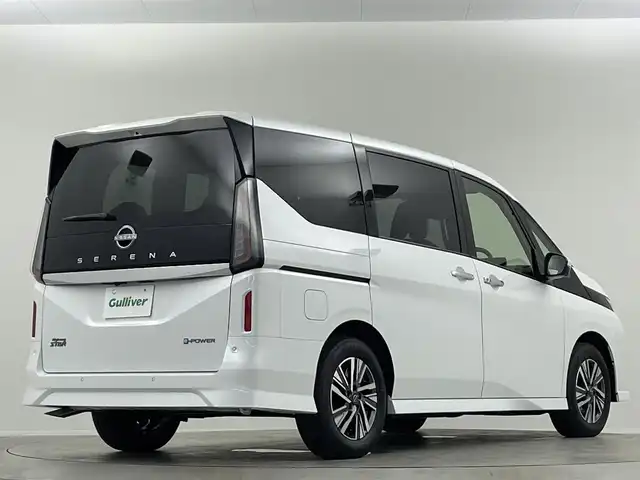 日産 セレナ e－パワー ハイウェイスター V 埼玉県 2025(令7)年 0.1千km プリズムホワイト 登録済未使用車　純正１２．３型ナビ　純正１１インチフリップダウンモニター　全方位　置くだけ充電　プロパイロット　液晶ミラー　前後ドライブレコーダー　ＢＳＭ　両側パワースライドドア　ＥＴＣ　スペアキー