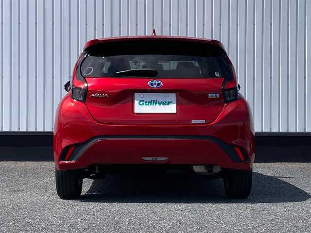 トヨタ アクア Z 千葉県 2021(令3)年 2.1万km エモーショナルレッドⅡ 純正　10.5インチディスプレイオーディオ/（TV/AM/FM/Bluetooth/全周囲カメラ/衝突被害軽減システム/車線逸脱警報/クルーズコントロール/ハーフレザーシート/横滑り防止装置/ETC/アイドリングストップ/LEDヘッドライト/フォグランプ/オートライト/ウィンカーミラー/電動格納ミラー/純正15インチAW/シートヒーター/シートリフター/ステアリングヒーター/プッシュスタート/スマートキー/フロアマット/ドアバイザー/取扱説明書/自動駐車