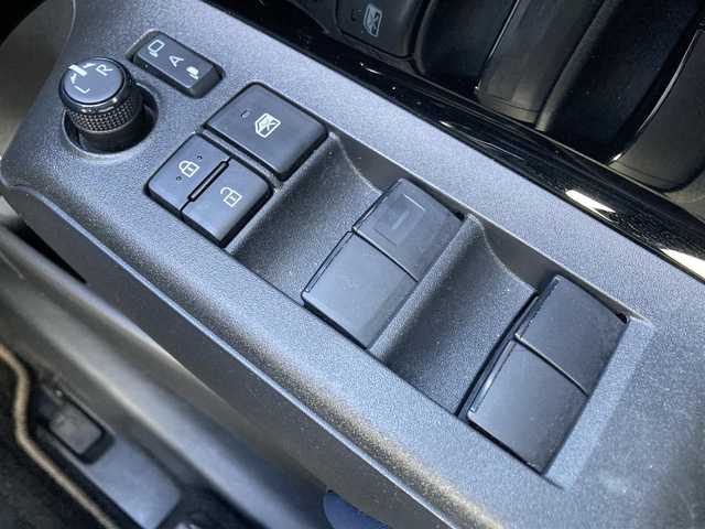 トヨタ アクア Z 千葉県 2021(令3)年 2.1万km エモーショナルレッドⅡ 純正　10.5インチディスプレイオーディオ/（TV/AM/FM/Bluetooth/全周囲カメラ/衝突被害軽減システム/車線逸脱警報/クルーズコントロール/ハーフレザーシート/横滑り防止装置/ETC/アイドリングストップ/LEDヘッドライト/フォグランプ/オートライト/ウィンカーミラー/電動格納ミラー/純正15インチAW/シートヒーター/シートリフター/ステアリングヒーター/プッシュスタート/スマートキー/フロアマット/ドアバイザー/取扱説明書/自動駐車
